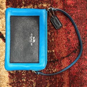 Authentic! - COACH CORNER ZIP WRISTLET Leather